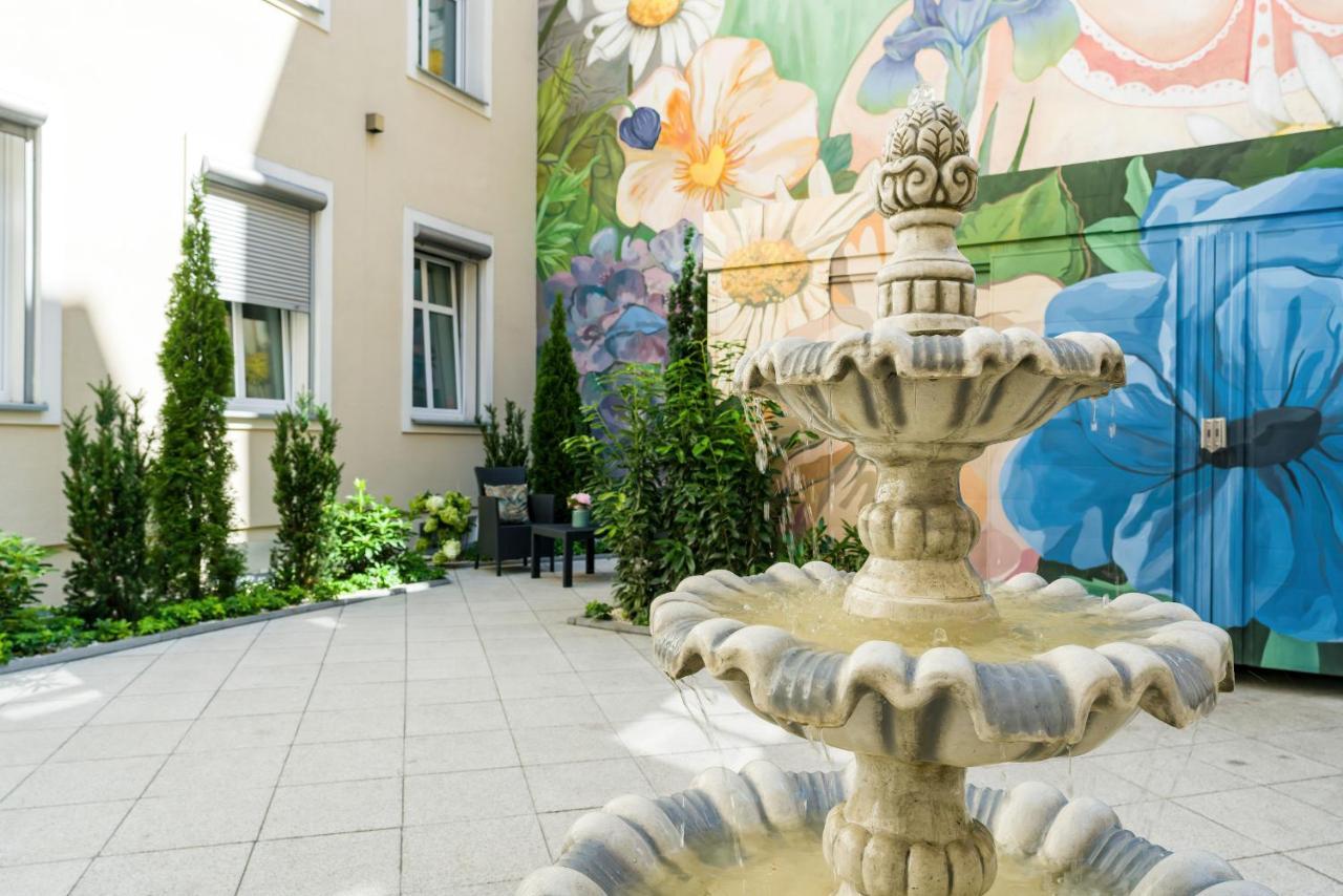Komeda Apartment Hidden In Poznan Old Town By Noclegi Renters Exterior foto